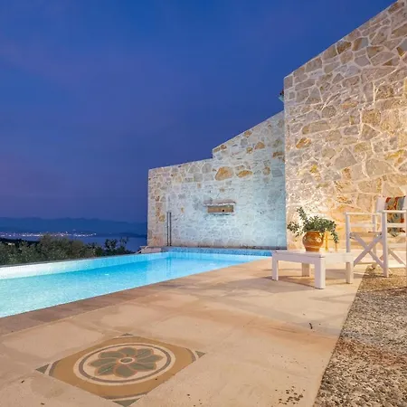 Artist'S House By Rastonivillas - Villa In Paradise, Pool & Top Views!