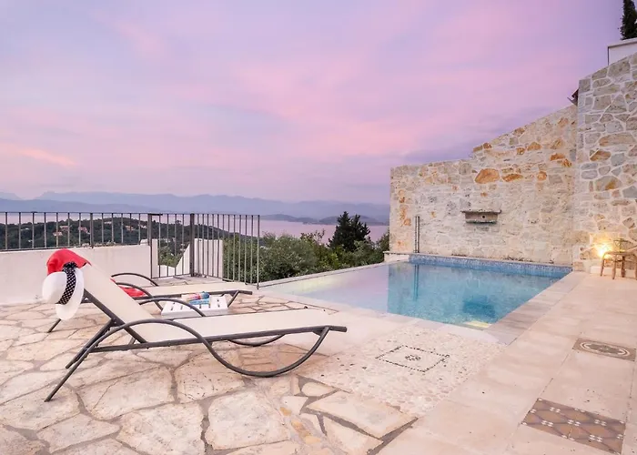Villa Artist'S House By Rastonivillas - Villa In Paradise, Pool & Top Views! *